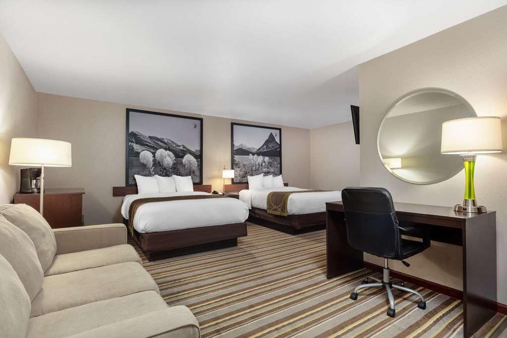 Hotel Super 8 By Wyndham St. Regis Pokoj fotografie