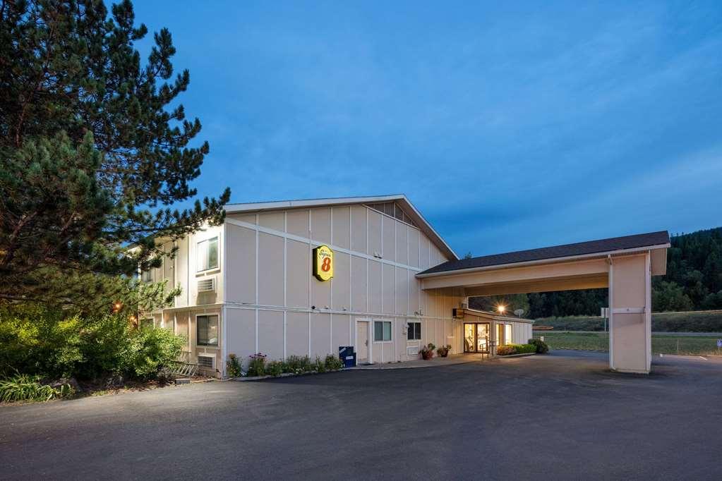 Hotel Super 8 By Wyndham St. Regis Exteriér fotografie